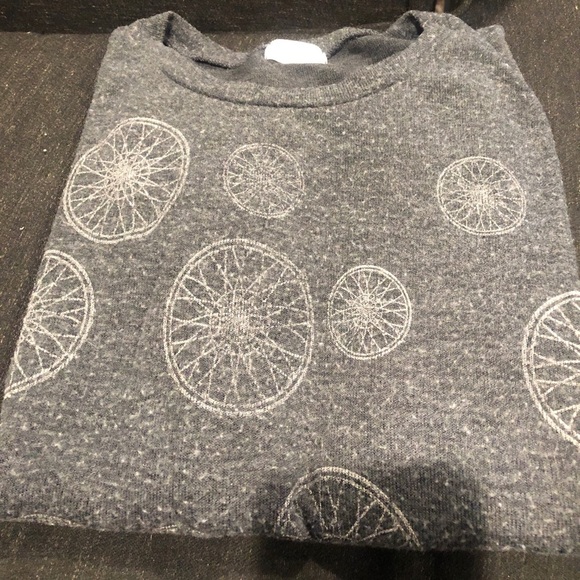 Soul cycle long sleeve lightweight sweatshirt with wheels 🚲 11/12 - Picture 1 of 4